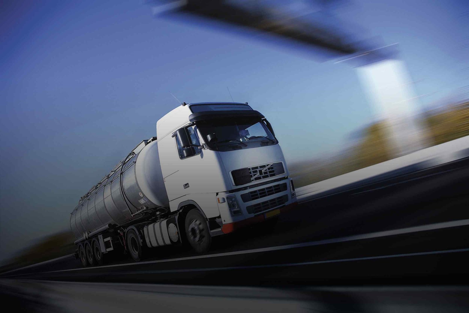 https://pullcargo.com/wp-content/uploads/2015/09/White-Truck-single.jpg